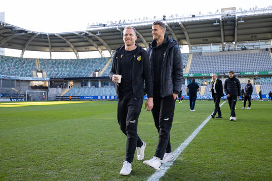 Häckens målvakt Peter Abrahamsson och Johan Hammar innan