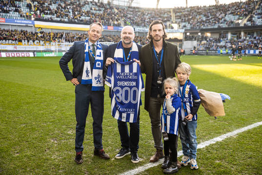 IFK Göteborgs Gustav Svensson tacks