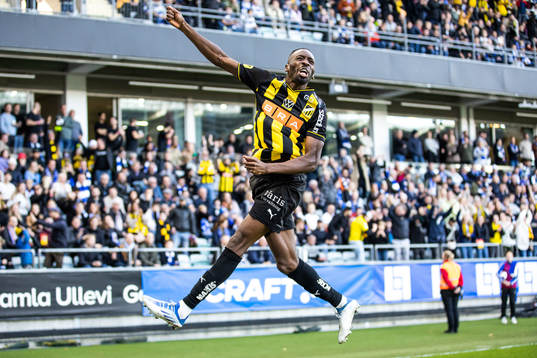 Häckens Blair Sebastian Turgott jublar