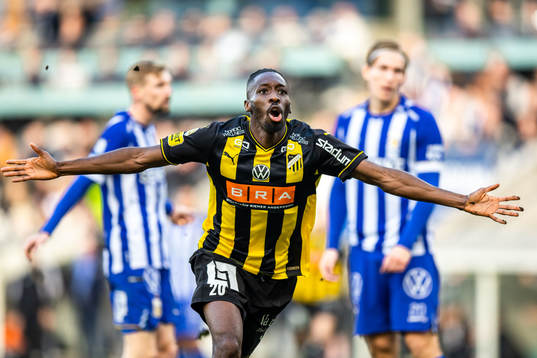 Häckens Blair Sebastian Turgott jublar