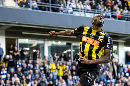 Häckens Blair Sebastian Turgott jublar