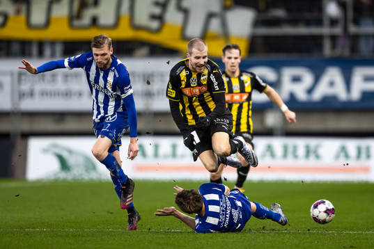 IFK Göteborgs Carl Johansson och Häckens Simon Gustafson
