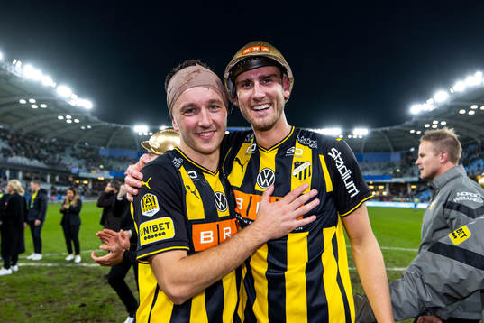 Häckens Even Hovland och Johan Hammar jublar över