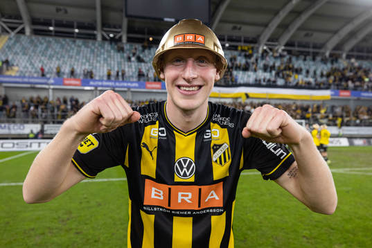 Häcken Valgeir Fridriksson jublar över SM-guldet