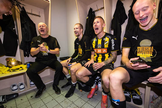 Häckens tränare Per-Mathias Høgmo, Simon Gustafson och