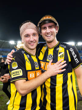 Häckens Even Hovland och Johan Hammar jublar