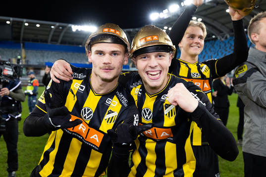 Häckens Oscar Uddenäs och Tomas Olai Totland  jublar