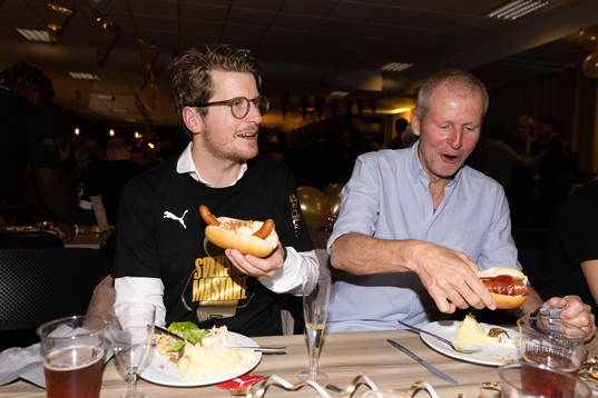 Häckens Erik Friberg med sin far