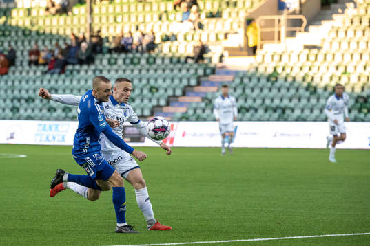 Sirius Aron Bjarnason och GIF Sundsvalls Dennis Olsson