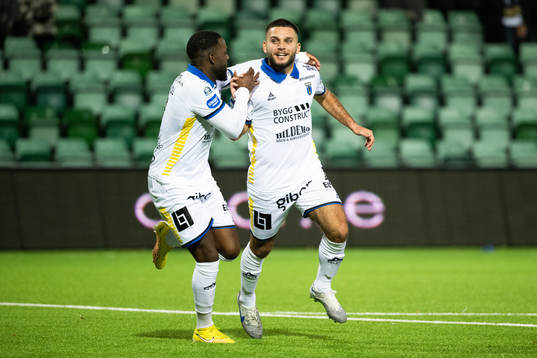 Sirius Christian Kouakou och Edi Sylisufaj juyblar