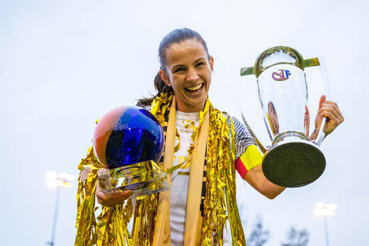 Tuva Hansen of Brann celebrates with the trophy and the
