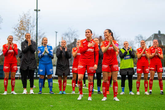 Ingrid Ryland, Tuva Hansen and players of Brann