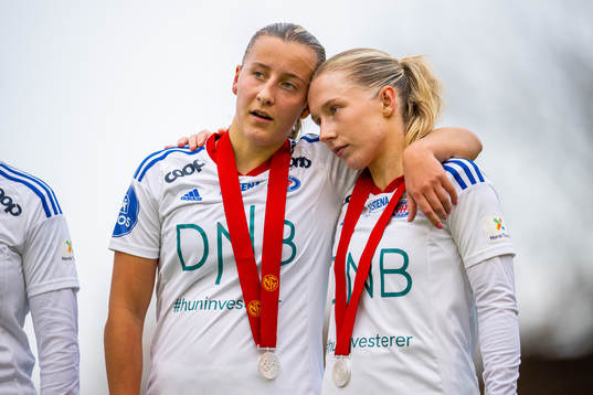 Stine Nybø Brekken and Thea Bjelde of Vålerenga