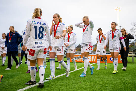 Karina Sævik and Ingibjörg Sigurdardottir of Vålerenga