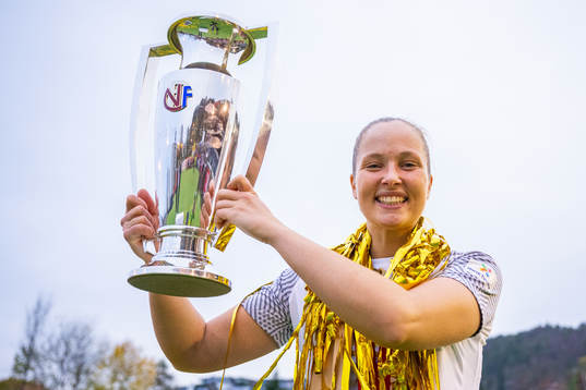 Goalkeeper Aurora Mikalsen of Brann celebrates with the