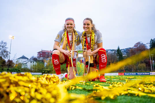 Signe Gaupset and Svava Ros Gudmundsdottir of Brann