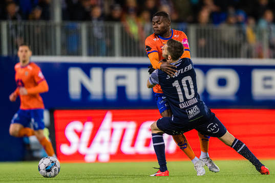 Gilbert Koomson of Aalesund and Liridon Kalludra of