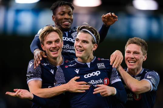 Bläddra bland fler bilder av Football, Eliteserien, Kristiansund - Aalesund