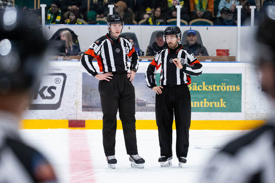 Domare scar Niklasson och Mattias Enroth