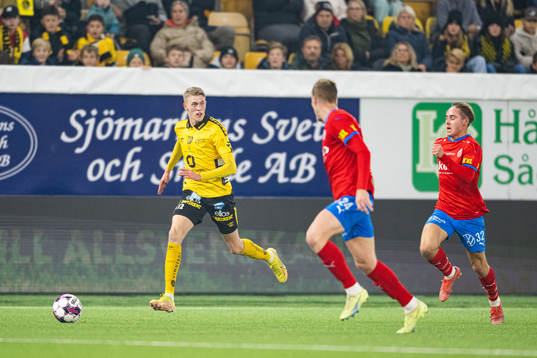 Elfsborgs Alexander Bernhardsson och Helsingborgs Simon