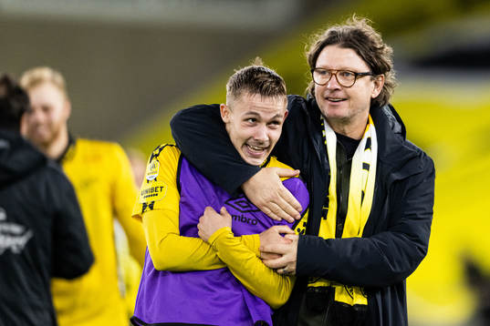 Elfsborgs Jacob Ondrejka och klubbchef Stefan Andreasson