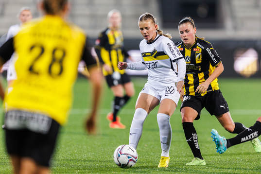AIKs Matilda Nilden och Häckens Hanna Wijk
