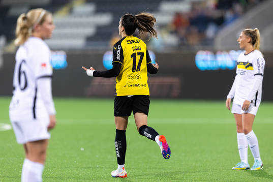 Häckens Anna Julia Csiki jublar