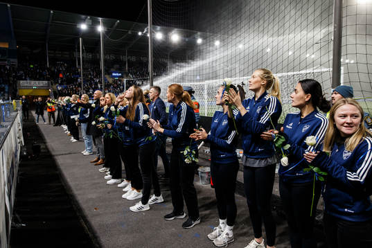 IFK Norrköpings damlag hyllas av publiken