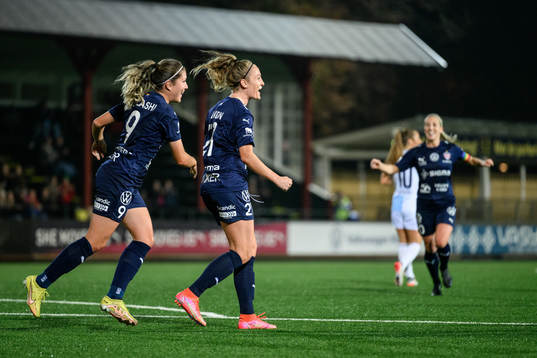 FC Rosengårds Karin Lundin jublar