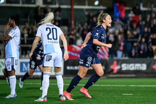 FC Rosengårds Karin Lundin jublar