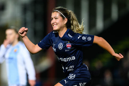 FC Rosengårds Loreta Kullashi jublar