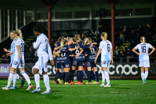 FC Rosengårds Loreta Kullashi jublar med lagkamrater