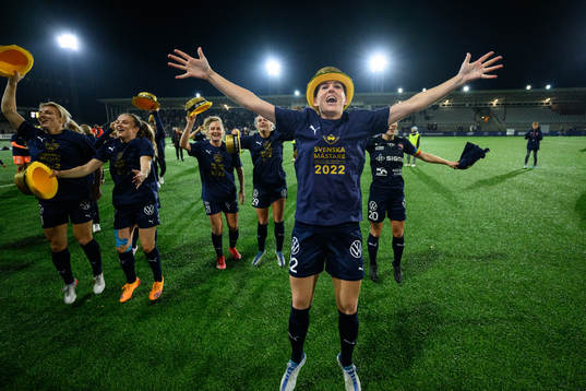FC Rosengårds Olivia Schough jublar