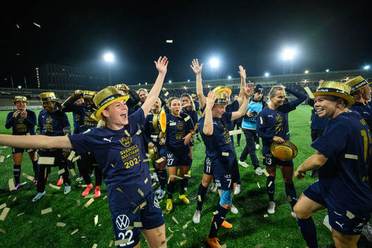 FC Rosengårds Olivia Schough jublar
