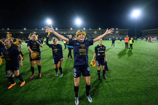 FC Rosengårds Olivia Schough jublar