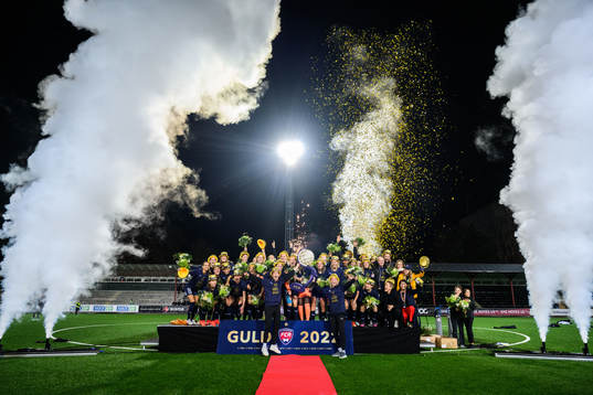 FC Rosengårds spelare jublar