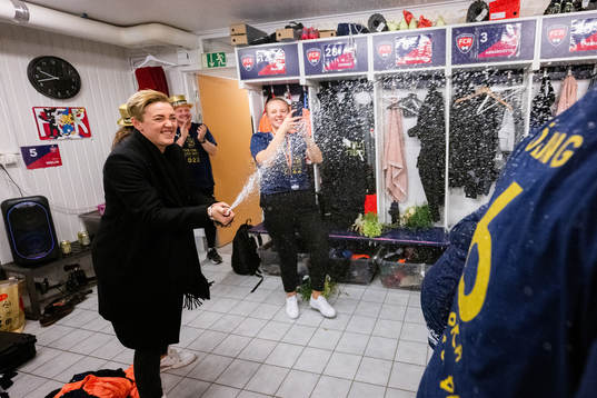 FC Rosengårds sportchef Therese Sjögran jublar i