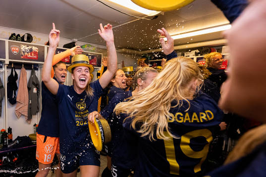 FC Rosengårds Gudrun Arnardottir jublar i