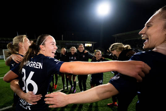 FC Rosengårds Athinna Persson Lundgren jublar