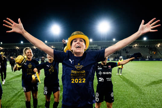 FC Rosengårds Olivia Schough jublar