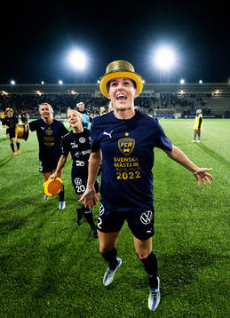 FC Rosengårds Olivia Schough jublar