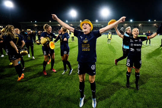 FC Rosengårds Olivia Schough jublar