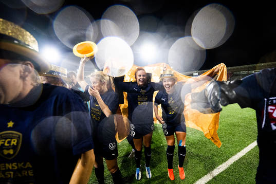 FC Rosengårds Olivia Holdt och Athinna Persson Lundgren