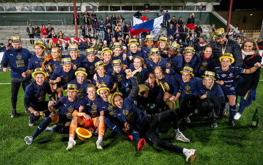 FC Rosengårds spelare jublar