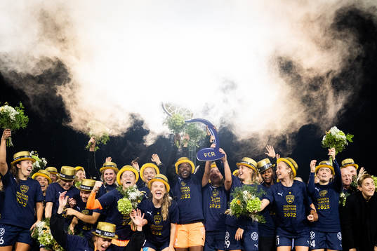 FC Rosengårds målvakt Angel Mukasa och Loreta Kullashi