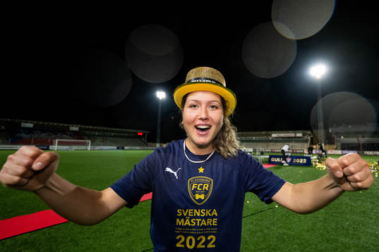 FC Rosengårds Loreta Kullashi jublar
