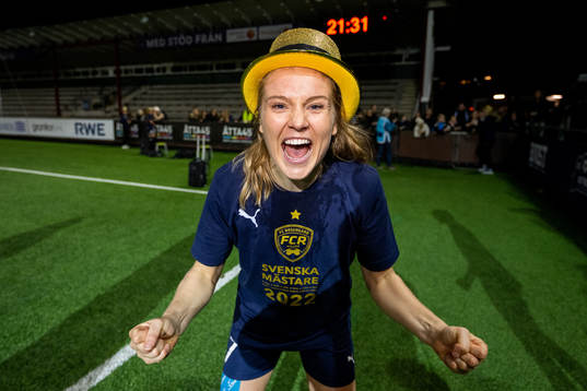 FC Rosengårds Fiona Brown jublar