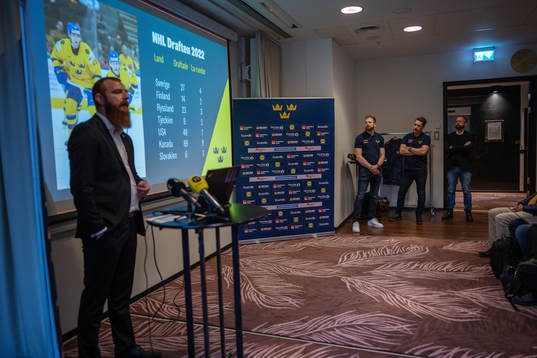 Sveriges förbundskaptener Sam Hallam (t h) och Ulf