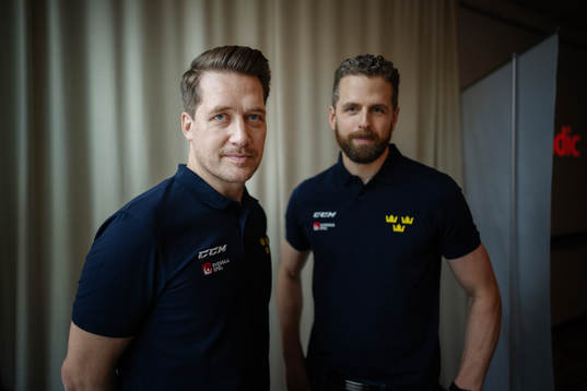 Sveriges förbundskaptener Sam Hallam (herr) och Ulf
