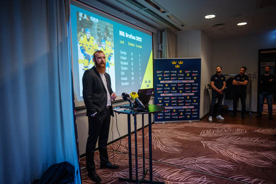 Sveriges förbundskaptener Sam Hallam (t h) och Ulf